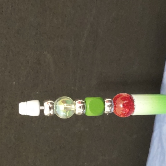 HANDMADE BEADED PENS COLOR RED, GREEN AND WHITE TOPPER IS REMOVABLE GREAT GIFT - Picture 2 of 4